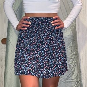 ABERCROMBIE AND FITCH cute mini skirt.